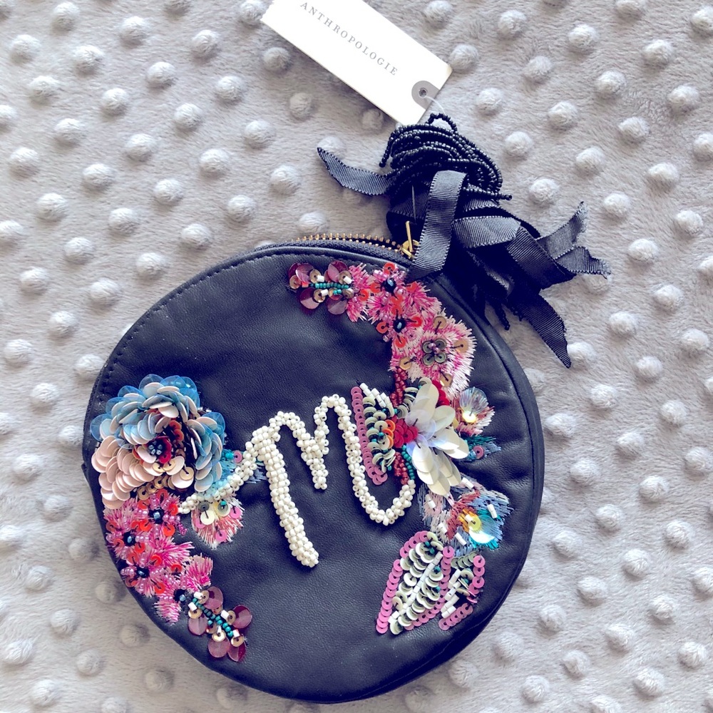 Clutch purse “M”